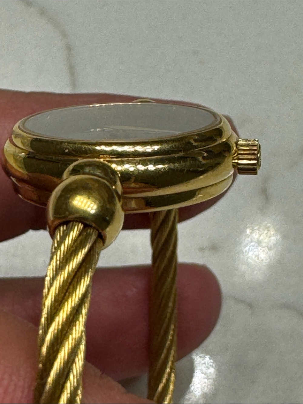 Gucci Vintage Gold and Black Women’s Cable Bangle Watch - Picture 7 of 11